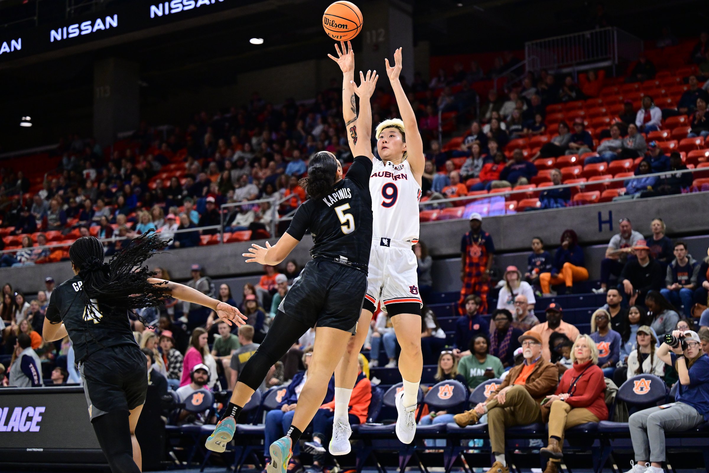 征戰(zhàn)NCAA！鄧雨婷：不太喜歡被稱為“李夢接班人” 未來想進(jìn)WNBA